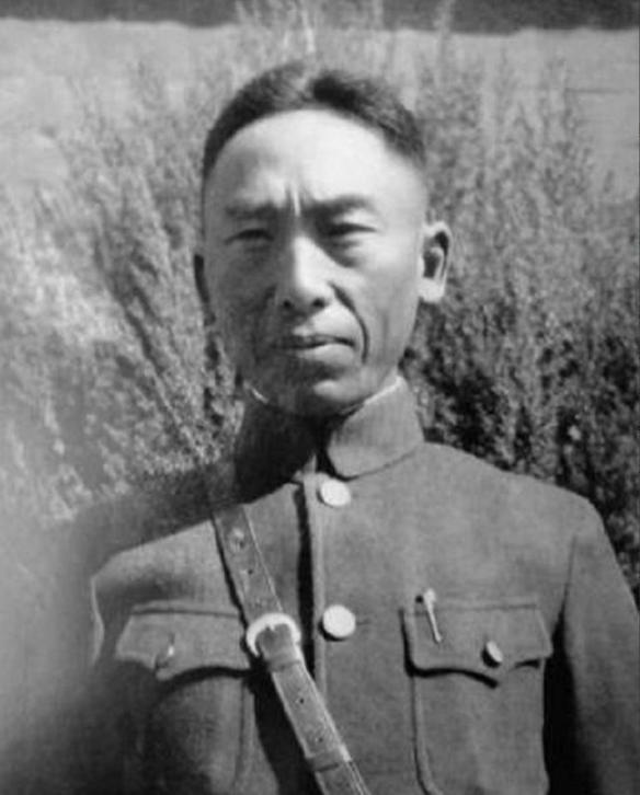 1949年，太原攻克。徐向前下了一道死命令："敌30军军长戴炳南血债累累，生要见