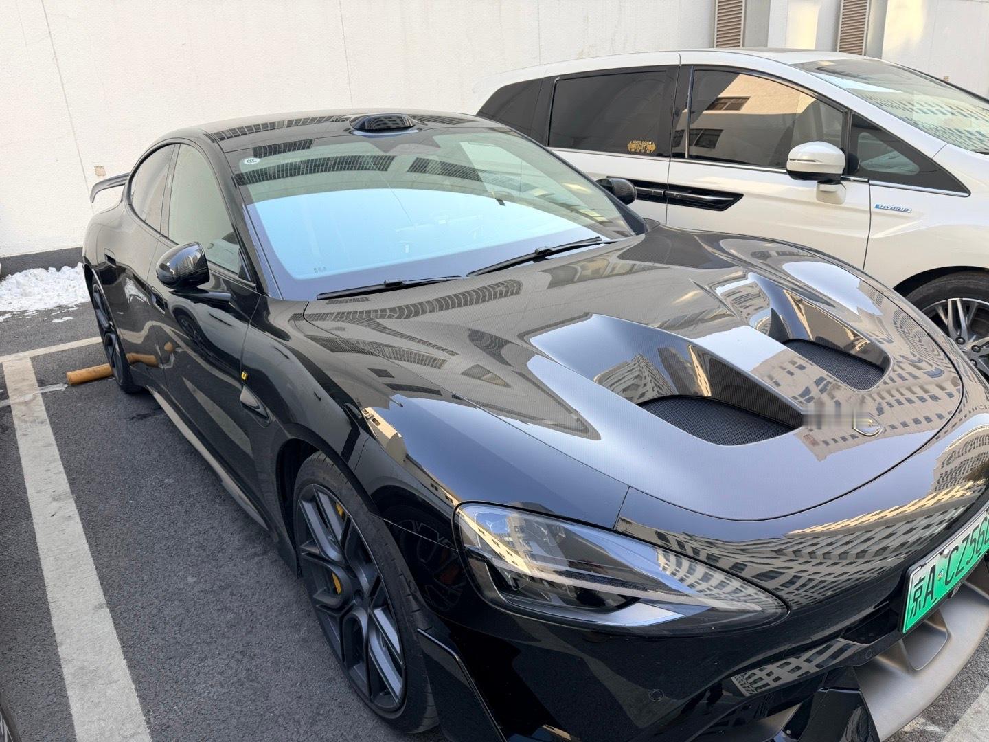 今天在懂车帝楼下看到的su7ultra这车除了拍摄时候我见过后来就没摸过了嗯