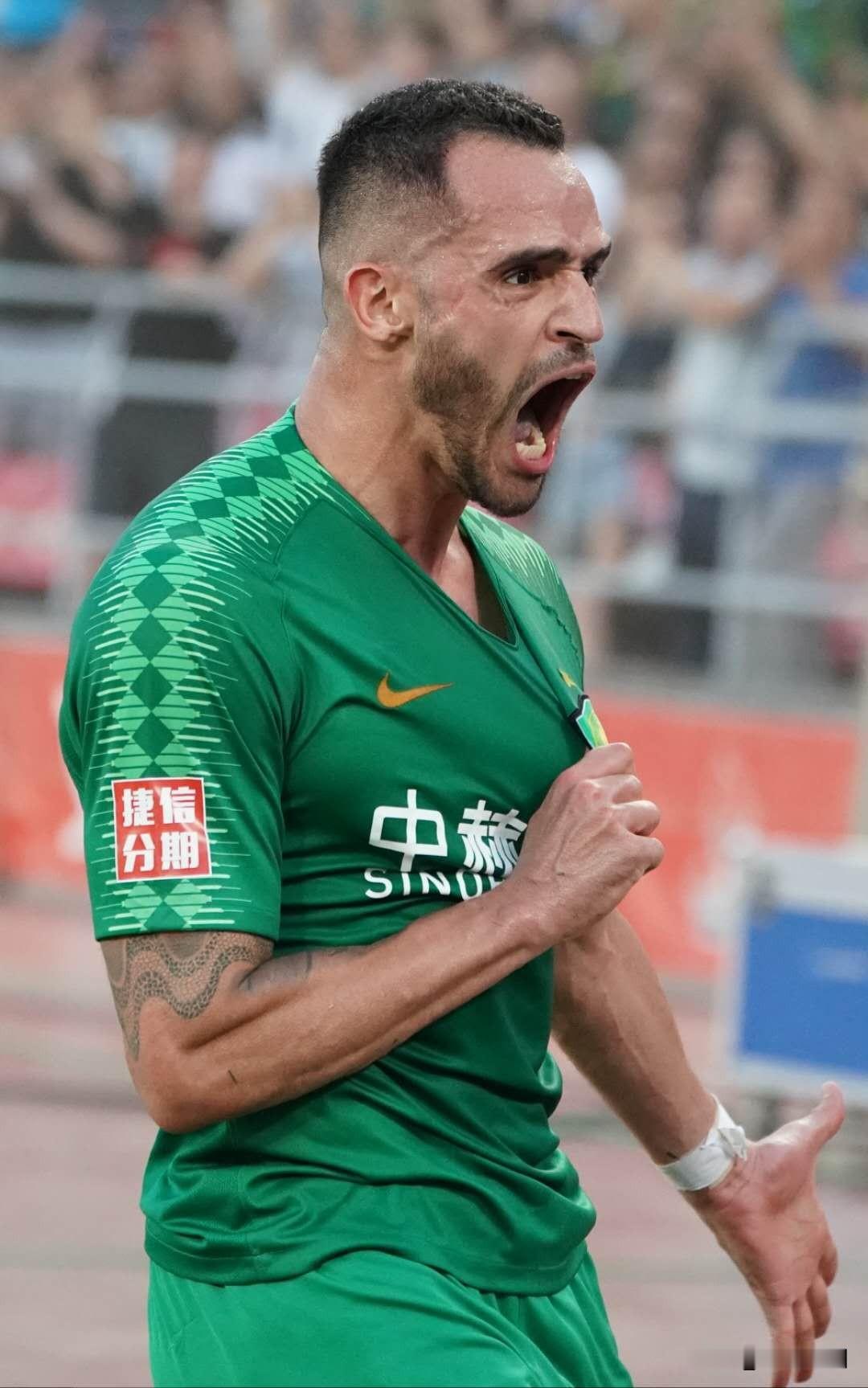 国安最深情外援！没人能替代的10号傲骨✨很多中超外援来来去去，唯独巴西国脚