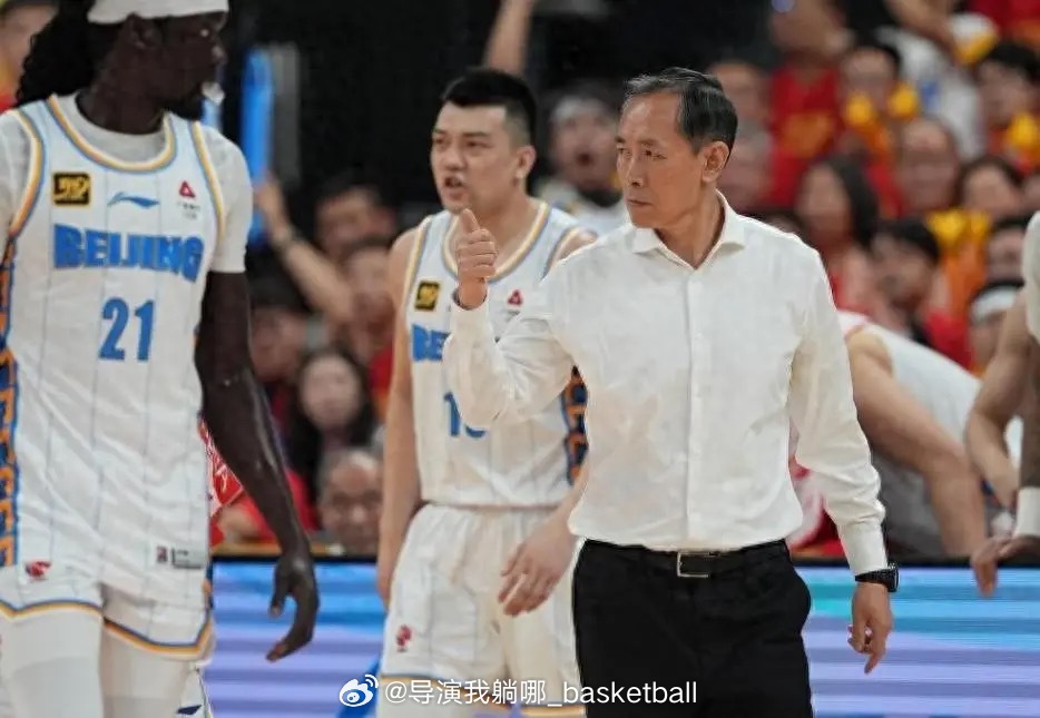 许利民在杯赛出局之后评价自己的外援奥莫特：选择奥莫特有曾凡博的因素，他现在的表现