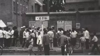 有些城市的街道以健康街、东风路或经✕路、纬✕路或其他城市的名字命名街道，感觉没有