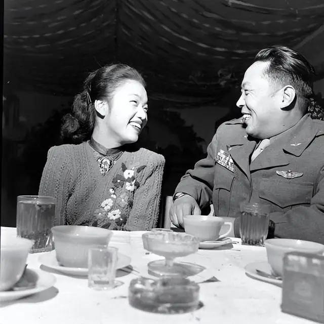 蒋介石败逃台湾，亲自点名要带走3位美貌少妇，她们的结局如何？1949年，蒋介石知