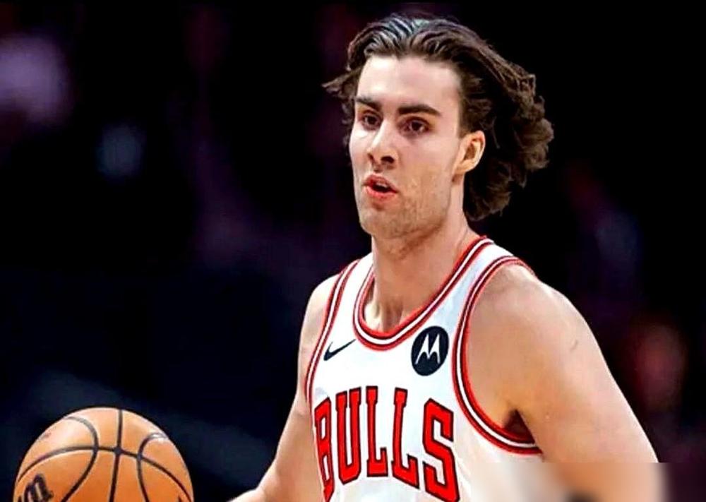 公牛那边，点头了。这一下，火箭管理层的牌桌总算有了个结果。就在这24小时的窗口期