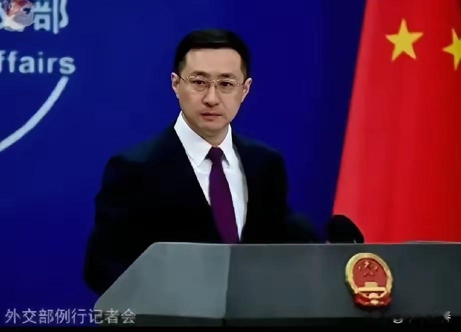 4月29日，针对美国牵头联合多国指控中国在巴拿马港口争端中将海上贸易政治化，中国