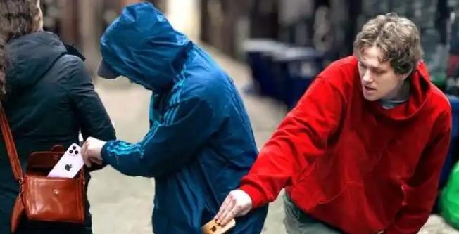 据说，欧洲的小偷居然达成了一种共识，那就是可以去偷中国人的钱财和物品，但是绝对不