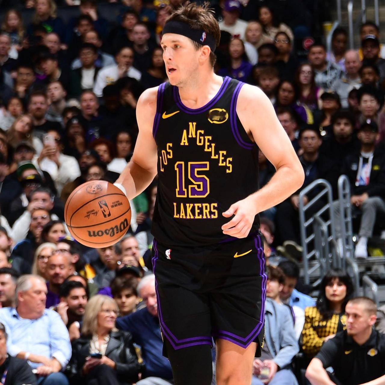 本赛季NBA所有拥有球员选项的球员：•特雷·杨，4900万美元•扎克·拉