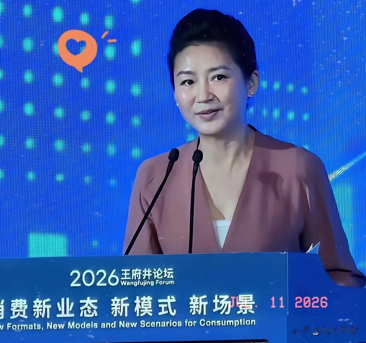 知名主持人王小丫，久违露面！7月10号，58岁的王小丫，冲上热搜，好久没公开露