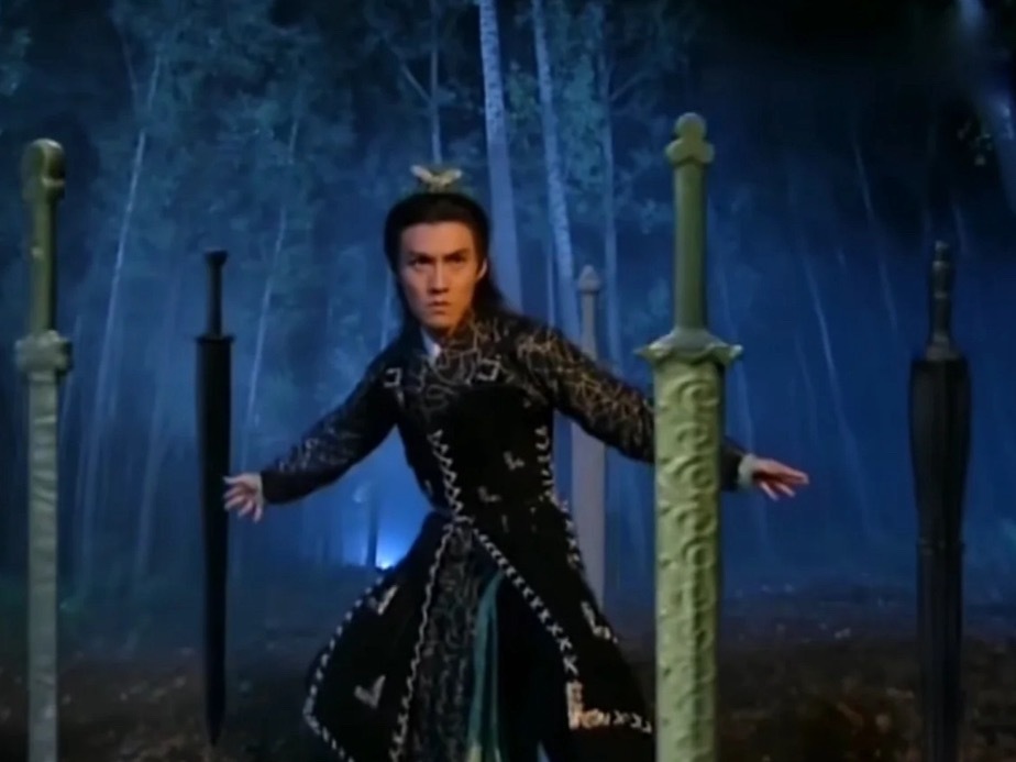 逐玉看到这儿有点出戏了剧情走到拼剑的时候有点儿出戏了，生怕魏相笑着笑着突然名剑山