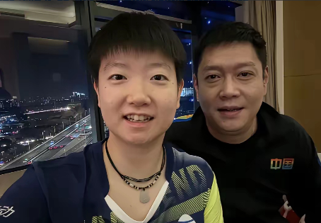 教练只能留一个徒弟？孙颖莎沉默背后，刀口抵在邱贻可心口。邱贻可带孙颖莎拿