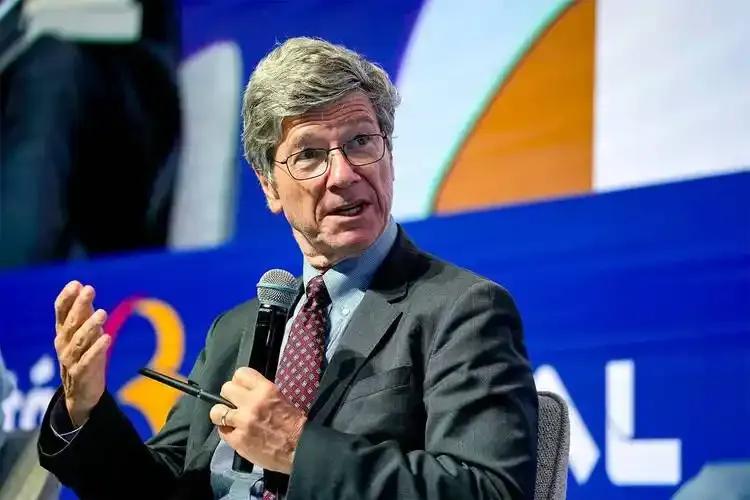 一个美国教授说了句大实话，台下掌声就没停过他说，两千年，我们中国，从没跨过