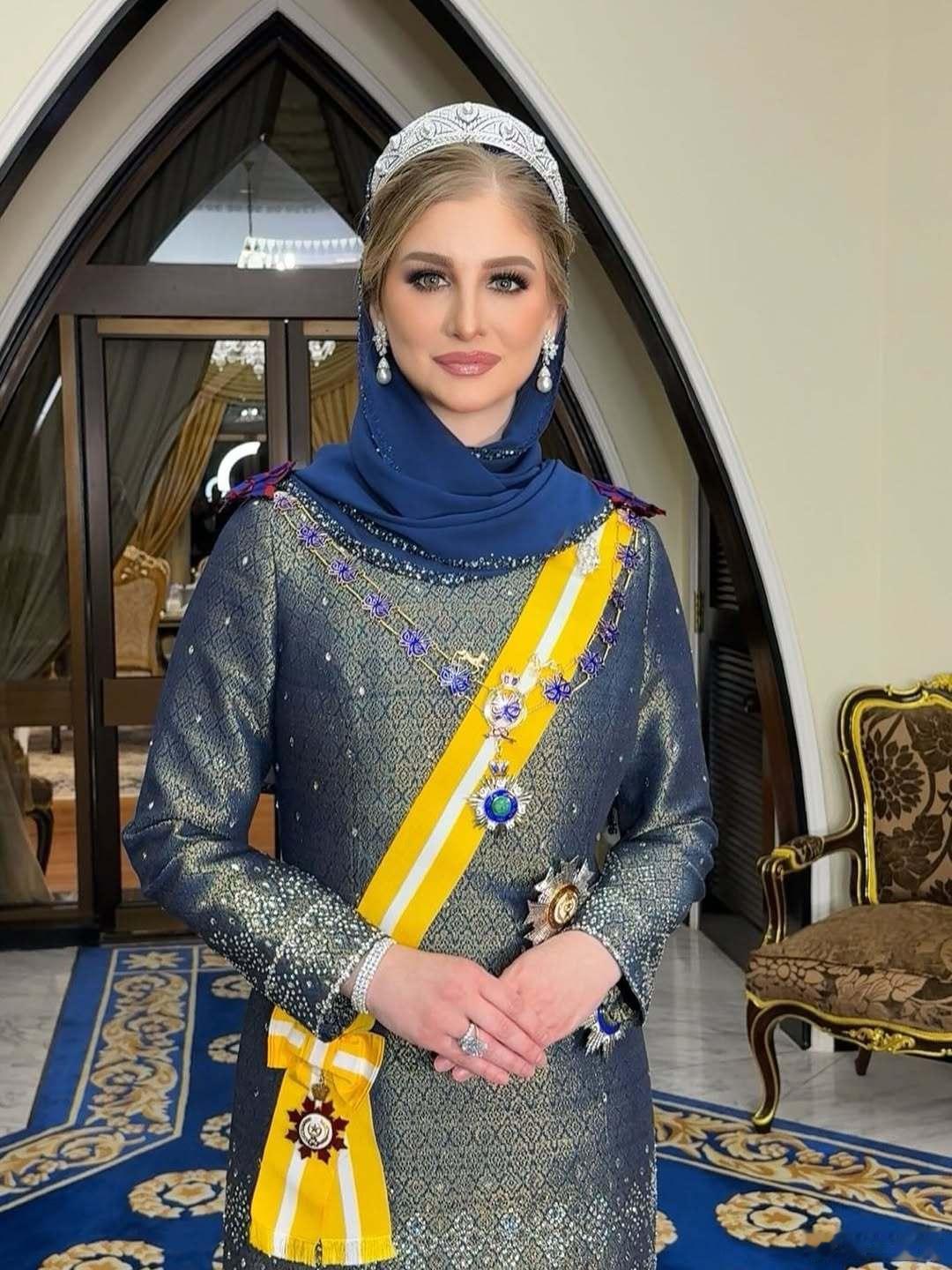 马来西亚王室🇲🇾吉兰丹州王后戴安娜，难得一张高清照片，官方号发的照片不是水