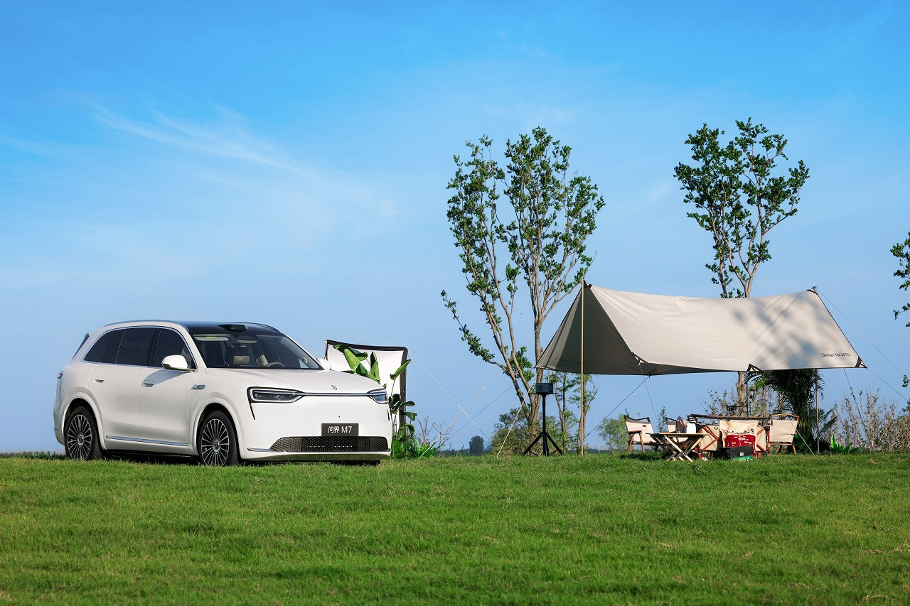 春日自驾“趣”野，问界M7实力护航，购车权益惊喜不断春风轻拂，唤醒了大地，也唤起