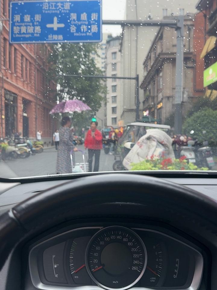 汽油又要涨价了，加一箱95号汽油很贵了，我一直坚守燃油车的理念是否需要改变呢？