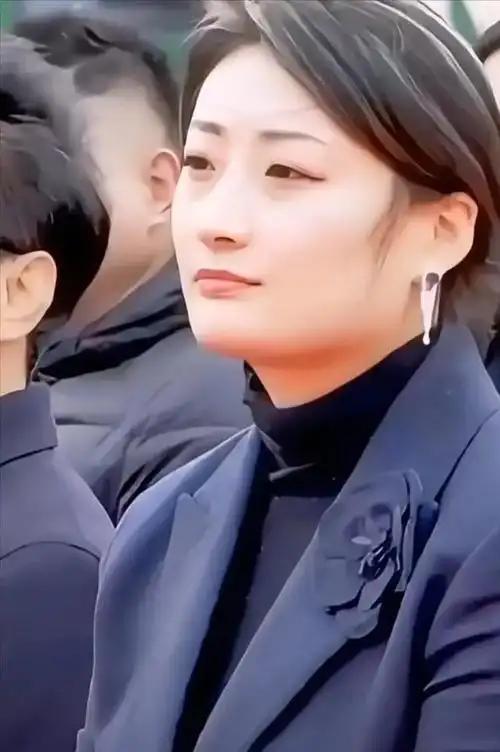 宗馥莉辞职后，娃哈哈新总经理火速上任，竟是原宏胜法务许思敏！有人问宗馥