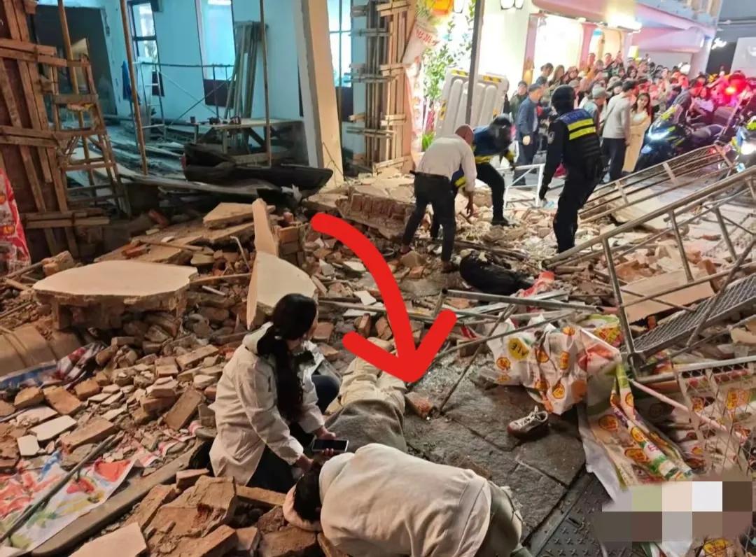 长沙icon这一次坍塌事件，遇难的这个女生真的不敢想象会给这个男生造成多大的阴