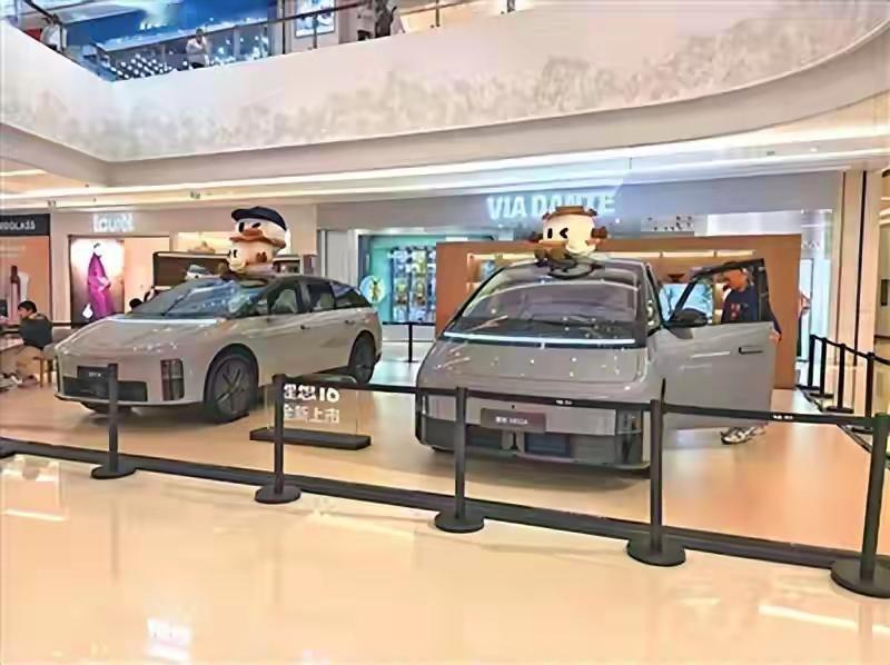 青岛抢车风暴席卷全城！30万车主连夜冲进4S店，车企砸钱兜底引爆抢购潮，错过今夜