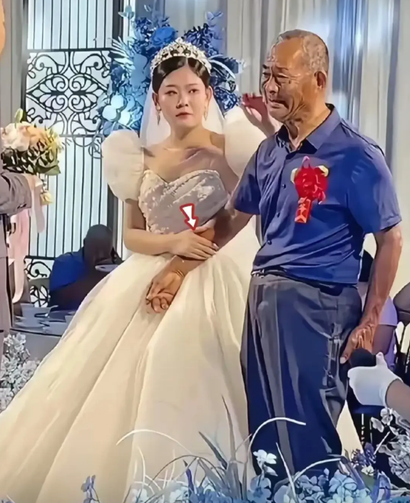 泪目！山东，女子结婚前突然对男方说：“想娶我，只有一个要求，我可以不要彩礼，也可