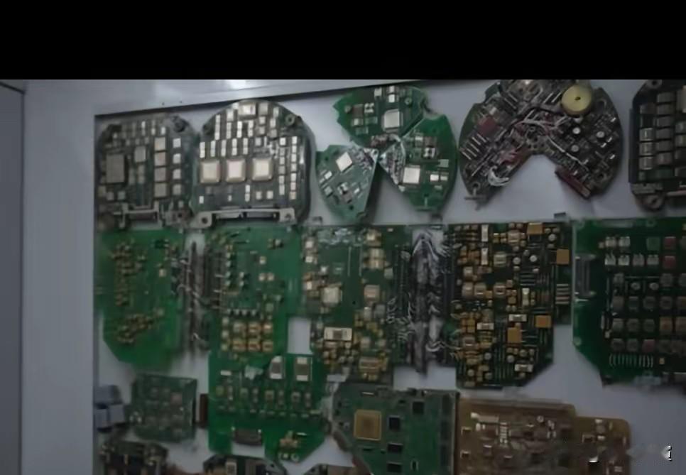 嘲笑人家“榛子”，嘲笑人家的技术，嘲笑人家使用了“苏联电子管”件等等，就问一句，