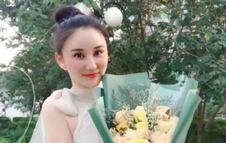 “我搞死你，不让你倾家荡产，我死不瞑目！”2018年扬州美女被官二代抛弃后，实名