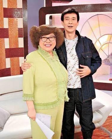 1979年，郑少秋陪着赵雅芝到医院的妇产科检查，随即就被曝出怀孕的消息，沈殿霞得