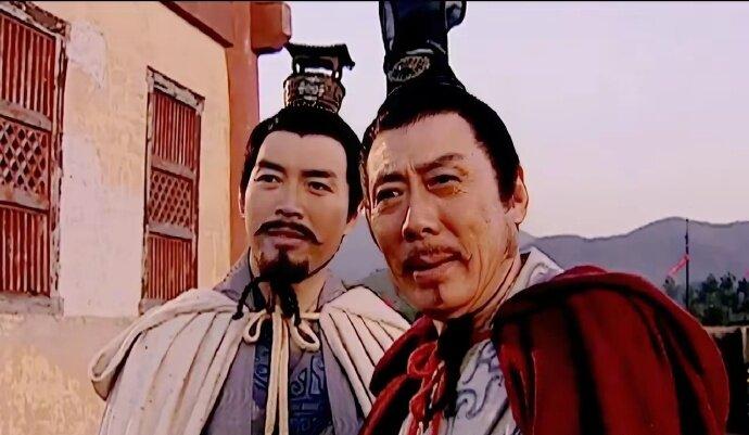 公元前148年的长安城，当朝重臣袁盎在家中遇刺身亡，紧接着，十几个大臣也接连倒在