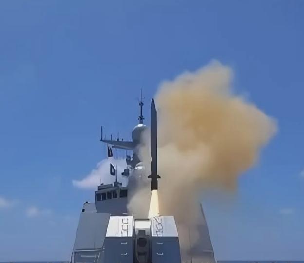 现在的日本航母能抗住几发？美日菲军演非常嗨，我们吃瓜。日本“