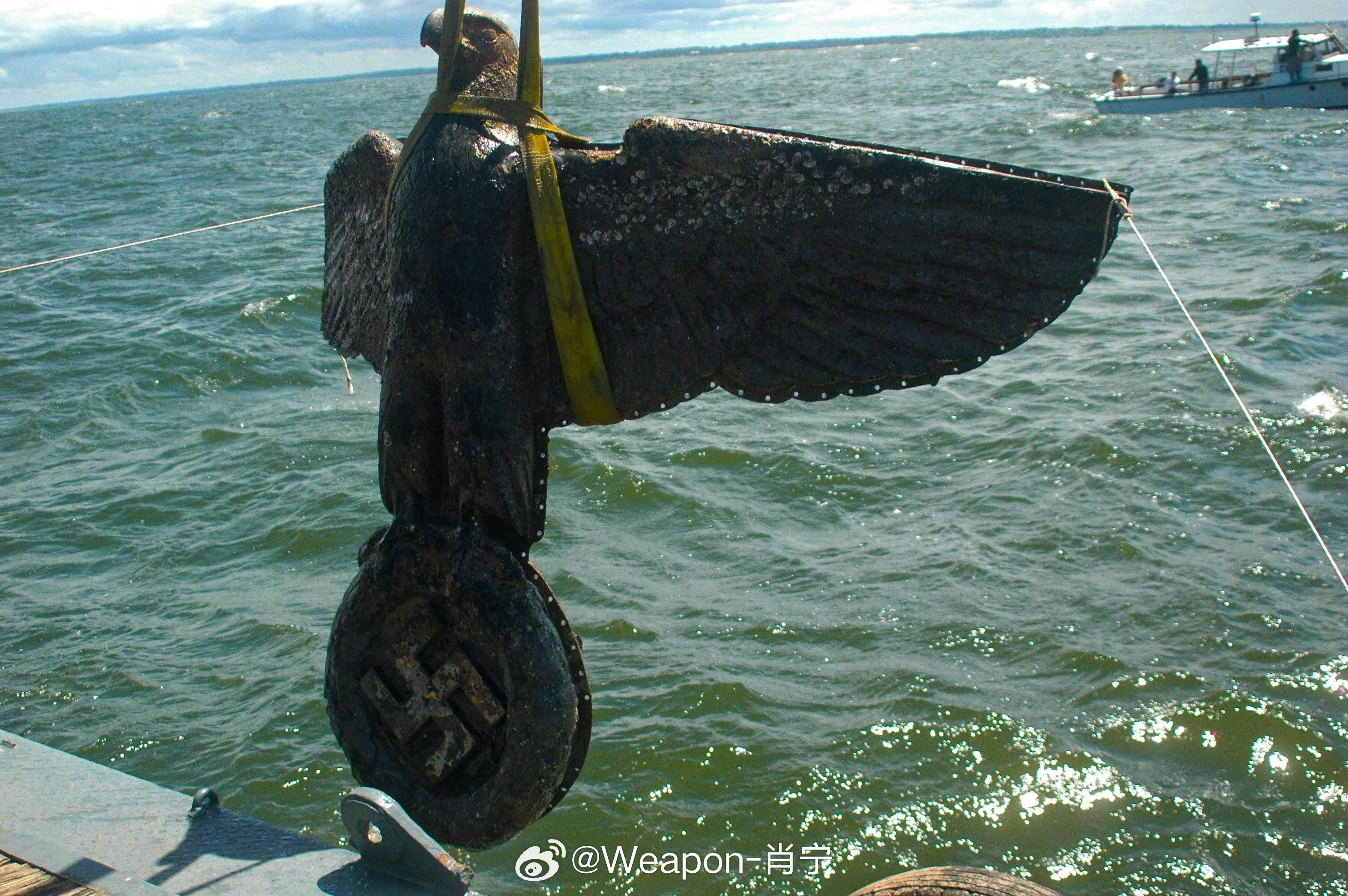 烽火问鼎计划照片中的历史2006年，在乌拉圭，潜水员打捞起了德国海军重型巡洋