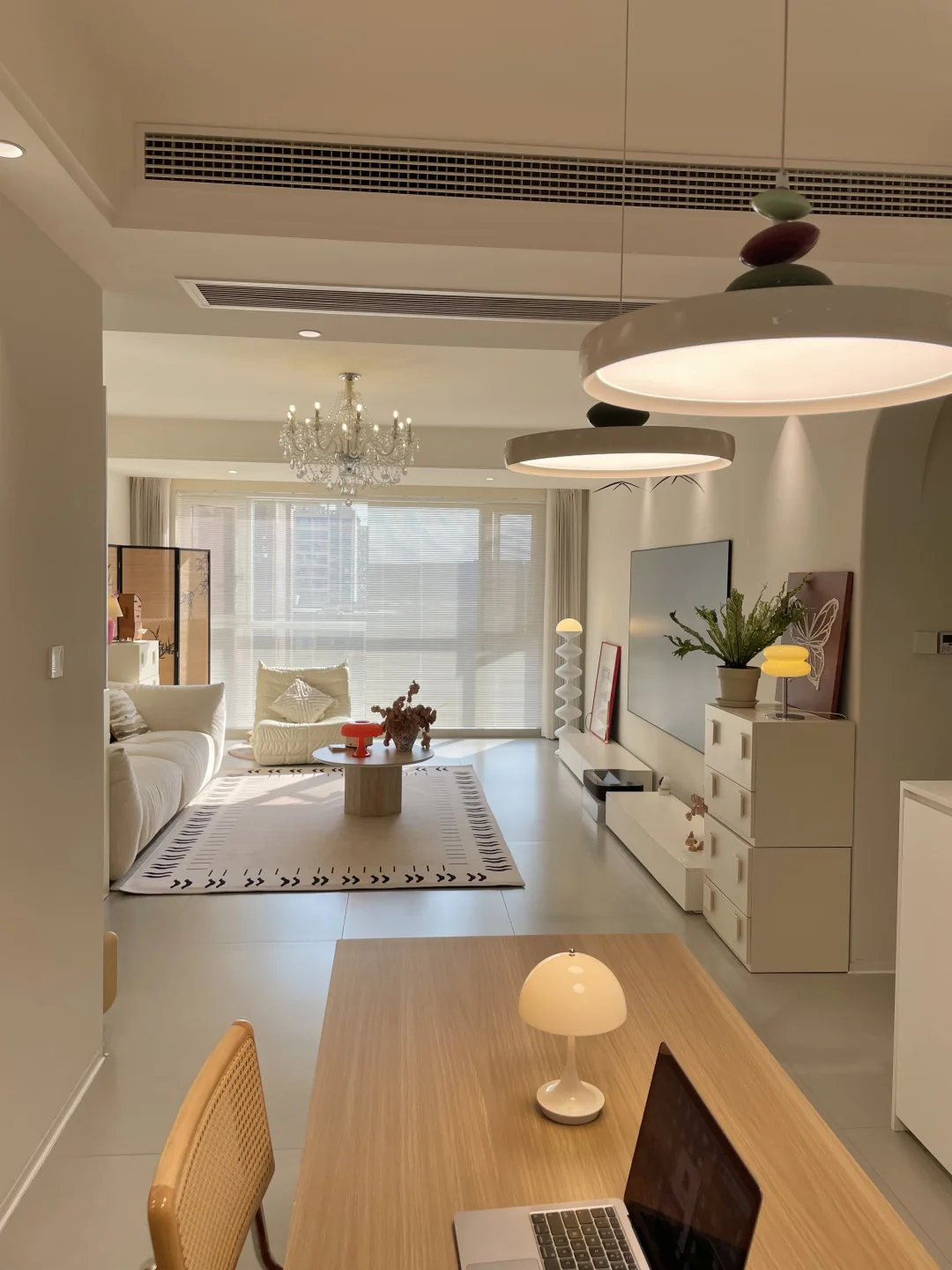 104m²普通女生的奶油风小家，真的很好炒作业