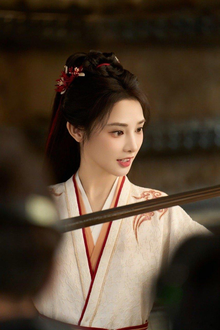 彭小苒这番话太戳人心啦！每部作品都愿花半年深耕，对创作满是敬畏。还感恩幕后人员，