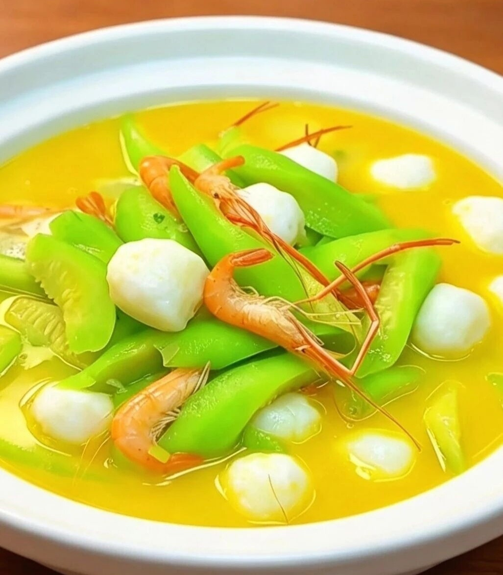 中午时分，美食呈上来。[大笑][大笑]​​​