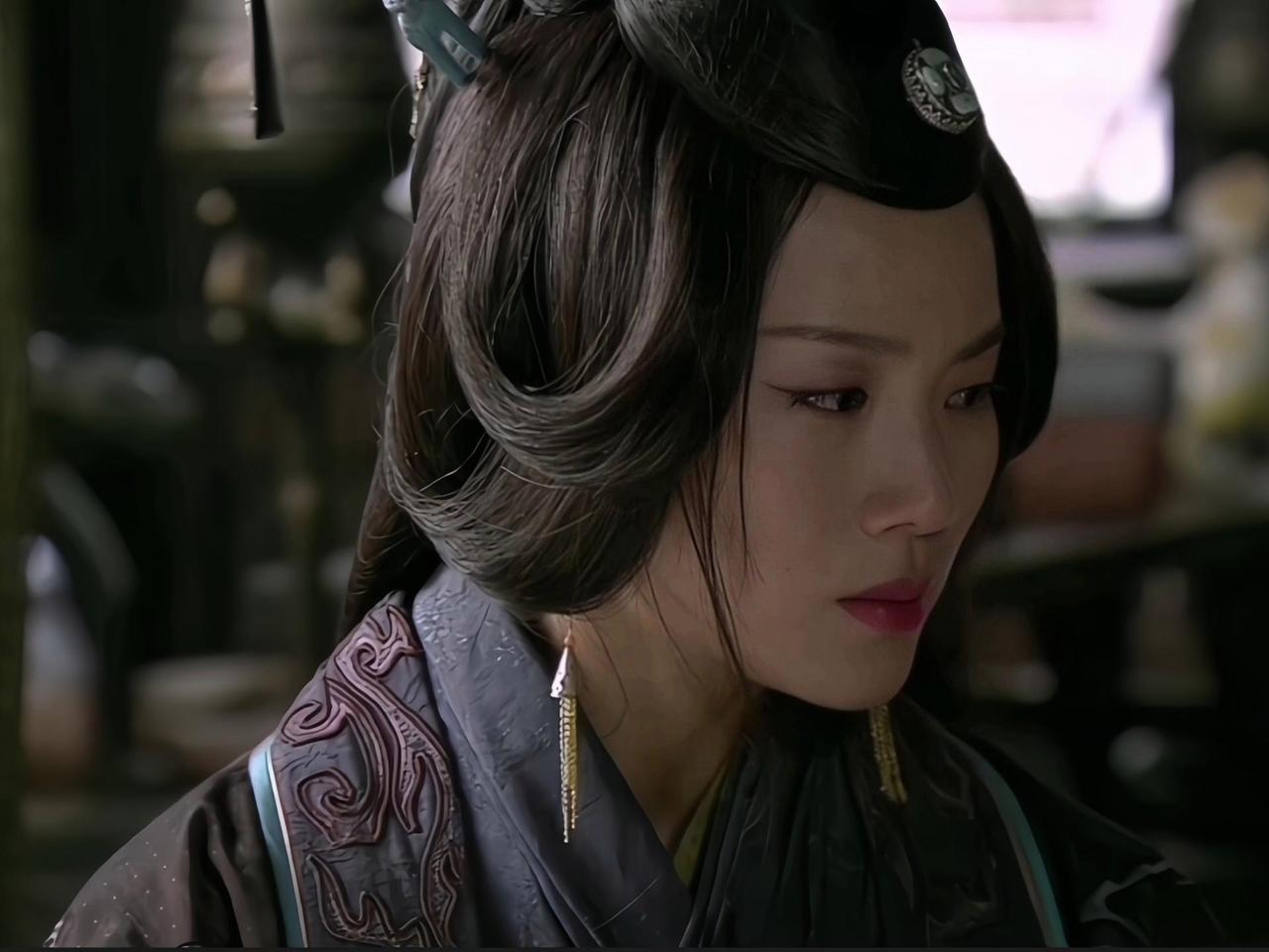 公元208年，襄阳城里坐着一个垂死的老人。他叫刘表，67岁，背上长了个要命的