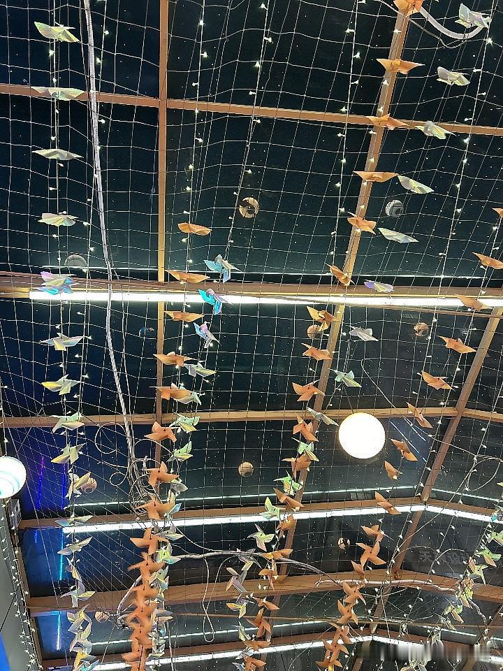 说一句有点难听，很多人也不愿意听的真话吧！现在的80后基本已经逐渐地被主流职