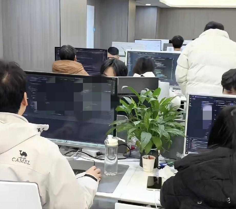 公司一个含金量十足的985硕士（北航本硕连读）要跳槽了，去年来公司的时候是应届的