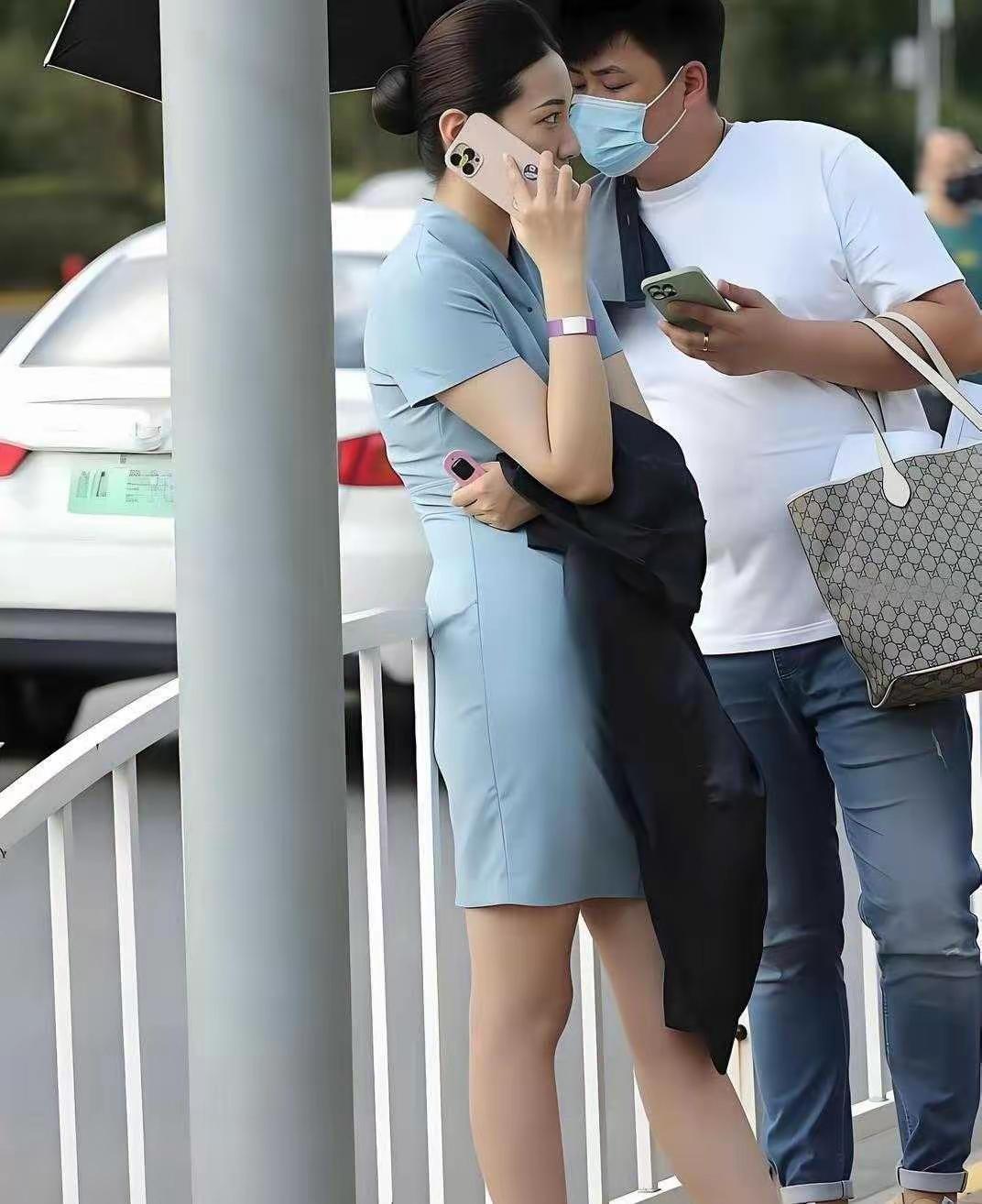 看发型就知道，这是一个精致女人[呲牙笑]