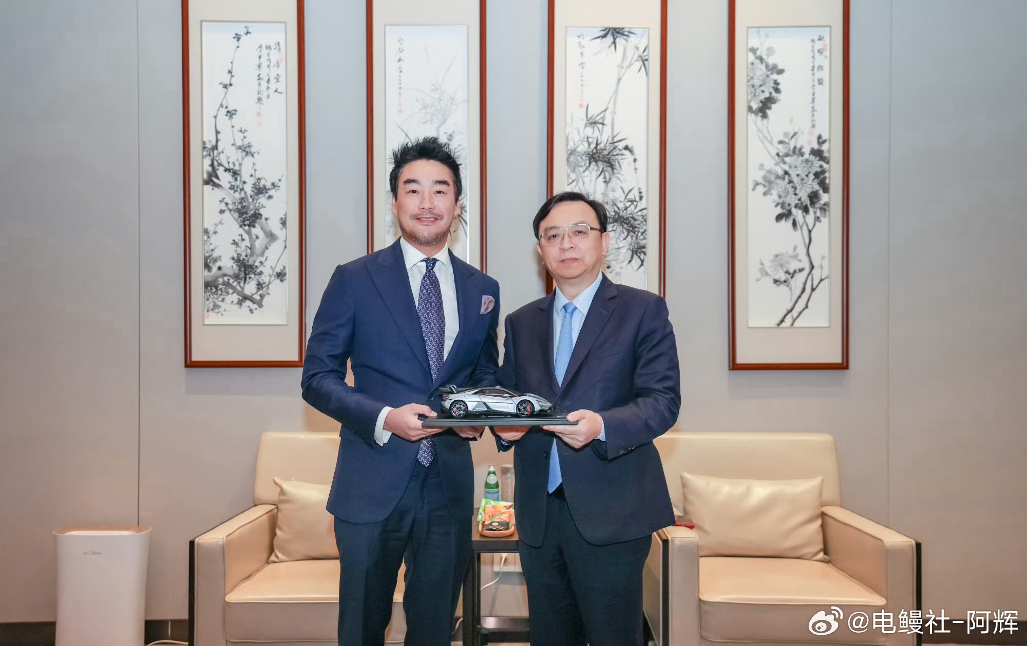 泰国唯一一台仰望U9X，车主身份真的太屌了！全球限量仅30台，泰国独一份的仰望U