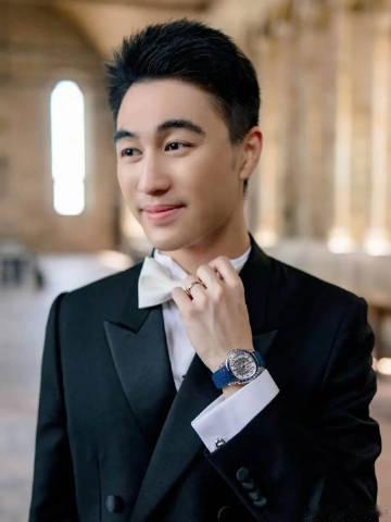 何猷君姐弟恋情史盘点，四任女友个个不简单，奚梦瑶赢在终点线