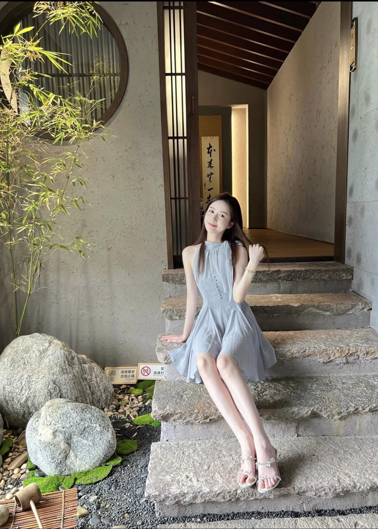 一袭长裙，清风拂面