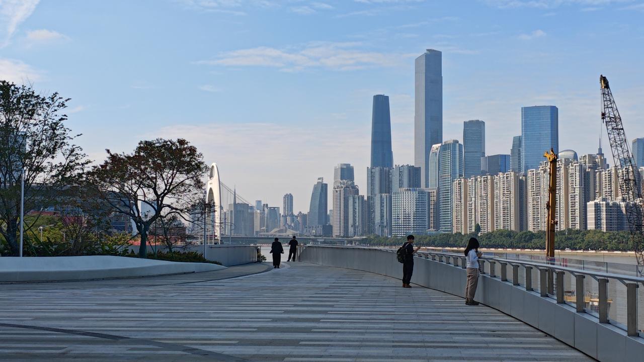 广州人日思夜想，盼了好久的琶洲西区空中公园可以打卡了。虽未正式开通，但亲测可登临