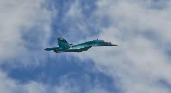 俄空天军精准出击！苏-34携制导炸弹端掉乌军集结点据俄国防部1月2日通报，俄军