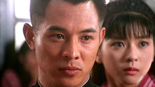 当年，李连杰斥资2000万翻拍《精武门》，还请来周比利、钱小豪参演。可没想到，电