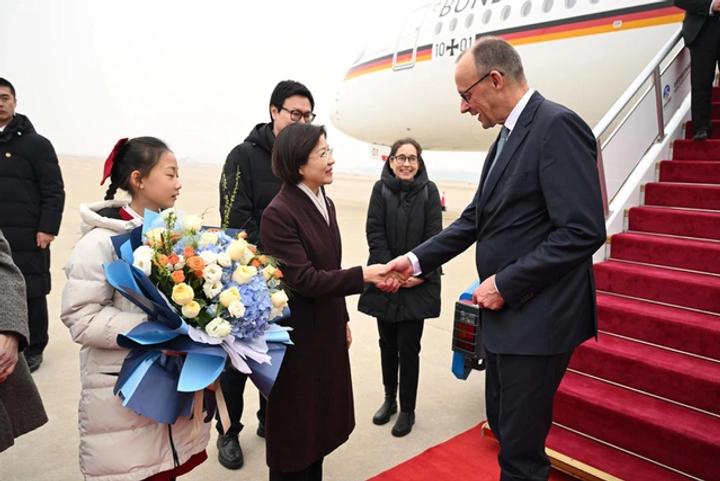 中国不玩虚的！给订单、给市场、给未来，但默茨必须过三道关。默茨访华首日，