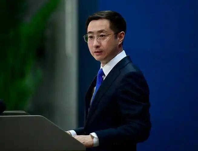 就在刚刚，中国外交部发表声明，5月8日，中国外交部发言人林剑在例行记者会