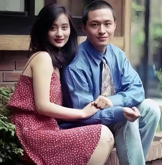 年轻时候的马景涛！你觉得帅吗我是看不出来他帅在哪儿，可能是女男欣赏眼光不同吧