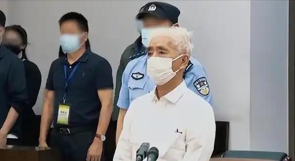 你敢信吗？美国安插在中国潜伏了多年的间谍头子，居然是个天天笑眯眯、热心肠到人人都