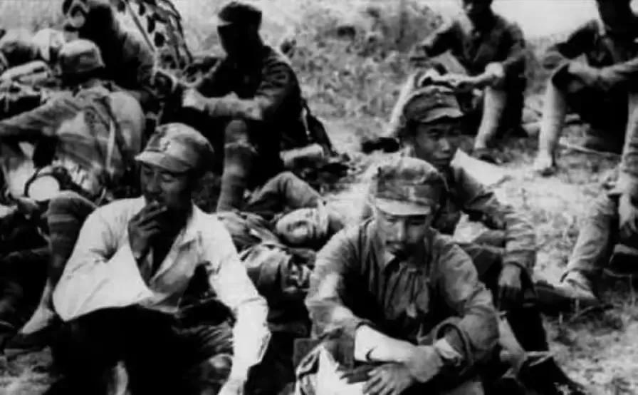 1939年，386旅副旅长许世友和政委王新亭发生激烈争执，旅长陈赓上报师长刘伯承