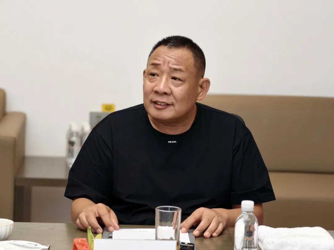 年赚1亿的店，于东来说关就关：有些账，不能用钱算。8月7日，于东来在直播中宣