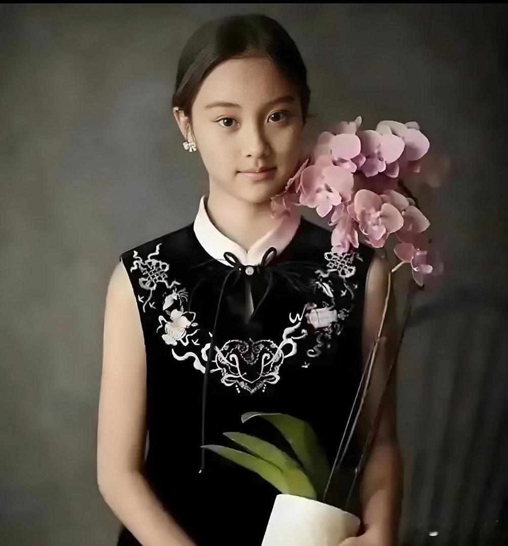 李小璐的女儿，这简直就是长发贾乃亮