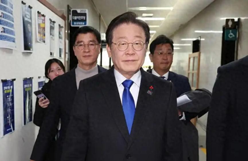 李在明到了美国，受“最低规格待遇”，石破茂的锦囊妙计不起作用 李在明的专机降