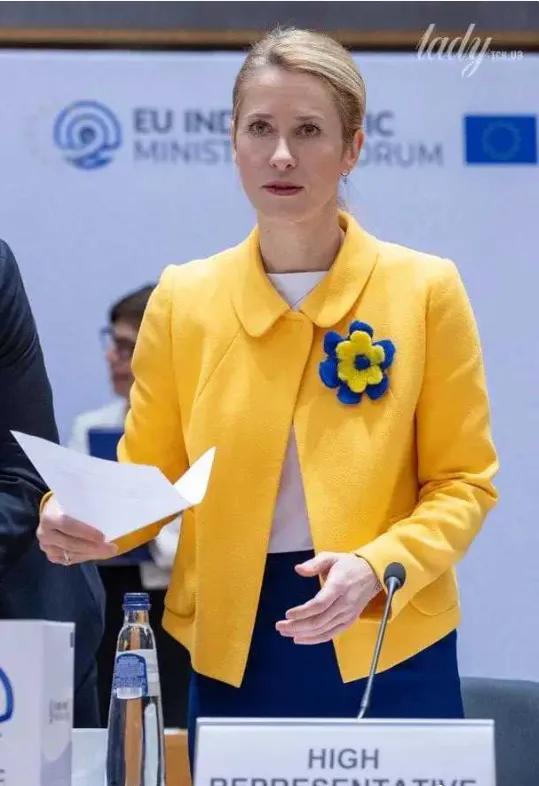 欧洲国家还没明白自己才是走向衰落和被孤立的那个。过去四年欧洲国家集体孤立俄罗斯，