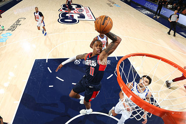 大概说下火箭刚签的泰勒-史密斯（TylerSmith）。史密斯出生于2004年